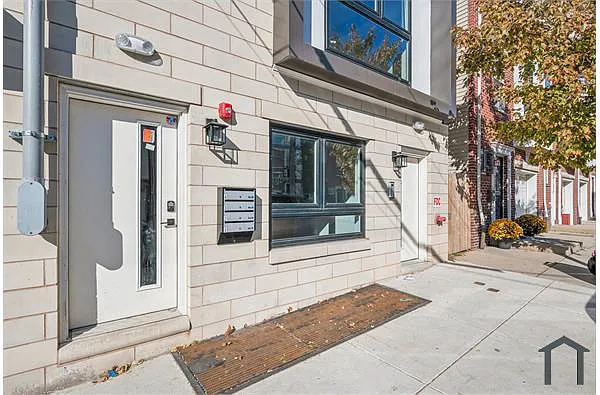 Building Photo - 1426 N 7th St #1