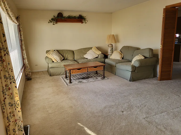 242 Placid Ct — Photo 2
