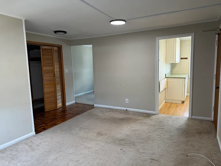 119B Hastings Ave #119B — Photo 3