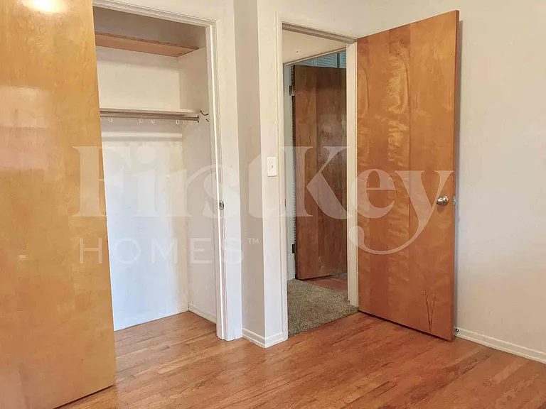 1222 Meadowbright Ln — Photo 15