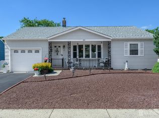 8 Killington Rd, Toms River, NJ 08757