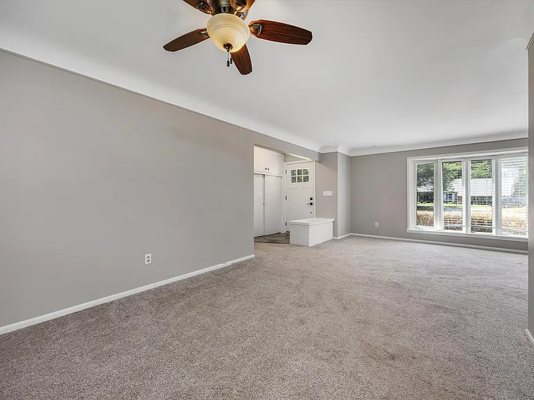 4790 Belzair Dr — Photo 6