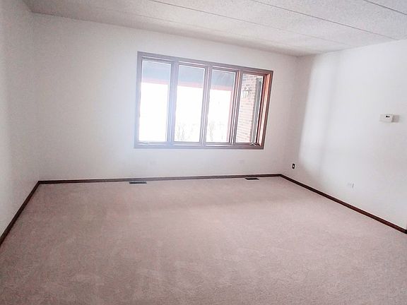 3rd image of 9728 Mill Ct E APT E1