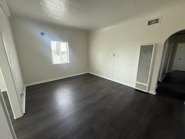 329 W Magnolia St #6 — Photo 6