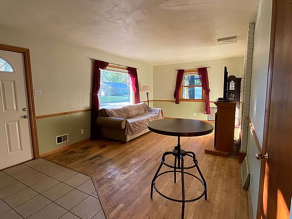 3rd image of 216 Highland Ave