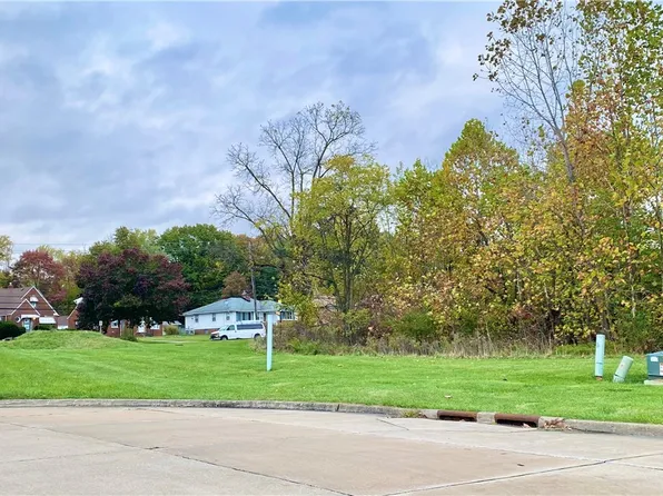 Sl15 Rocky Top Ct, Maple Heights, OH 44137