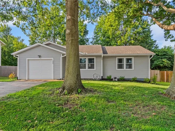 1009 W 14th St, Eudora, KS 66025