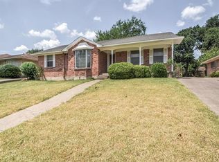 5909 Fox Hill Ln, Dallas, TX 75232