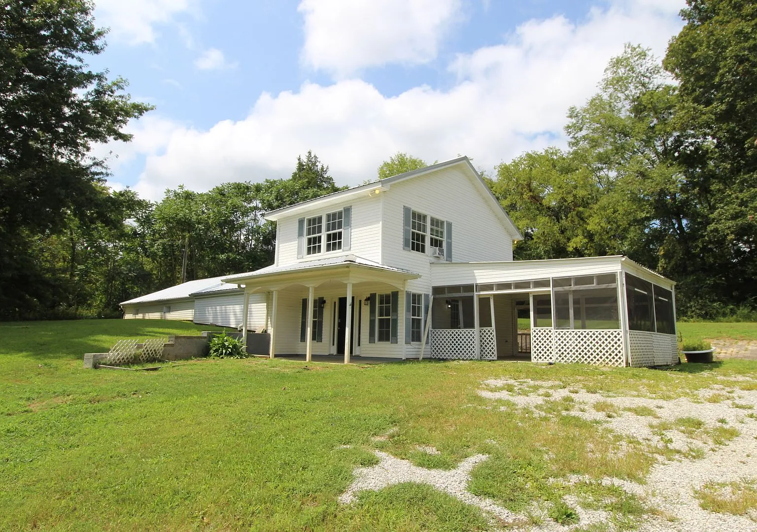 Spacious 4-Bedroom Home in Baxter with Large Yard, Hardwood Floors & Outdoor Shed — Photo 1