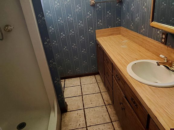 5th image of 260 Whispering Pine Dr