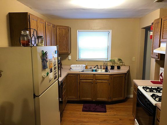 4th image of 5865 Indianola Ave