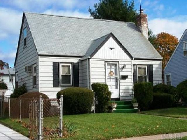 1st image of 381 Chester St