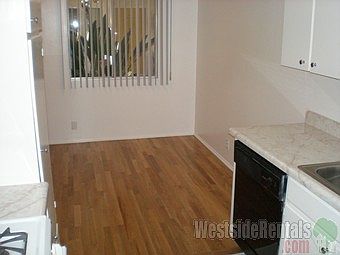 3rd image of 400 N Serrano Ave APT 106