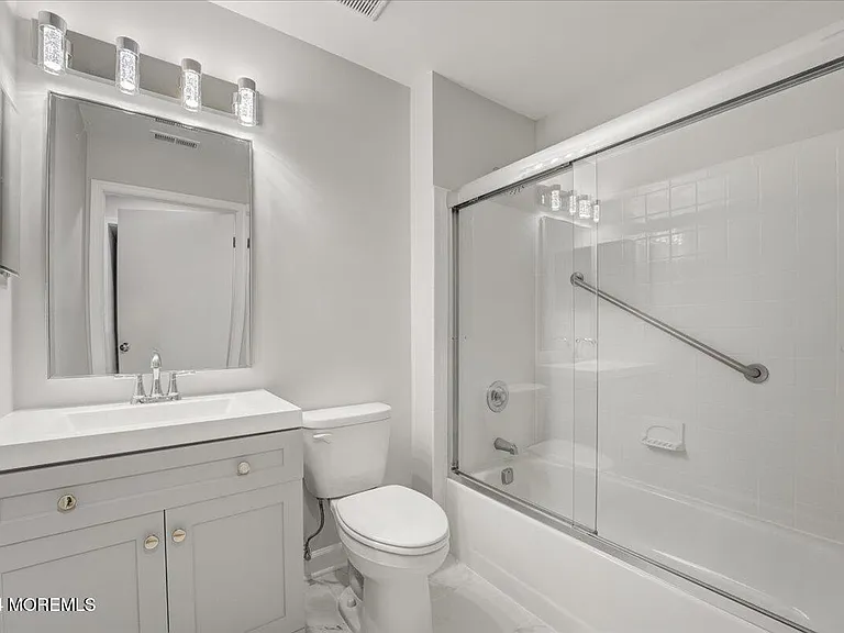 785 Banyan Ct — Photo 10