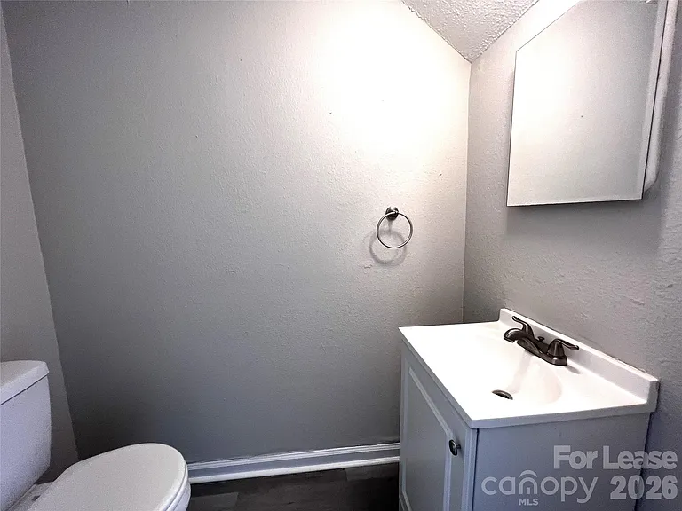 900 Junius St #C — Photo 4