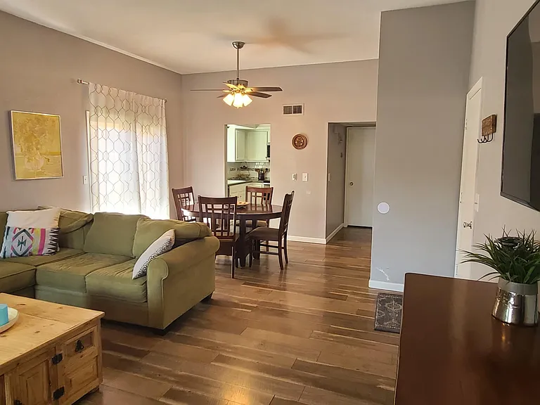 1126 E Charleston Ave — Photo 11