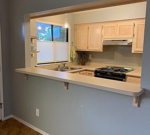 4th image of 269 Diana St