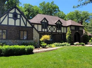 10242 Pinecrest Rd, Concord, OH 44077