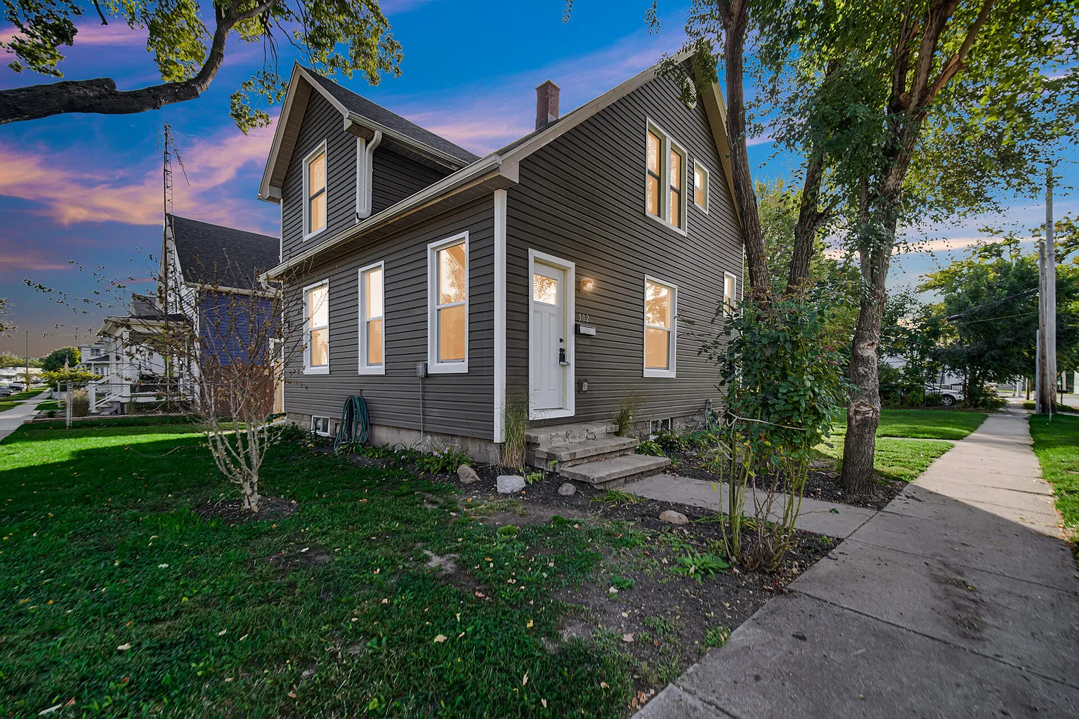 502 Grove St photo 1