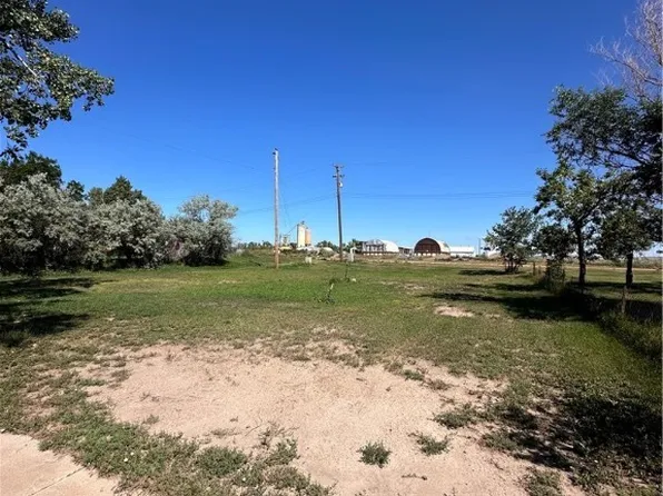 415 E Montana Ave, Baker, MT 59313