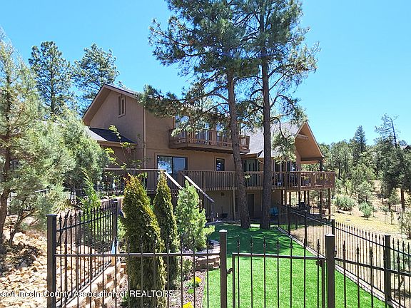 2nd image of 324 Davis Ct