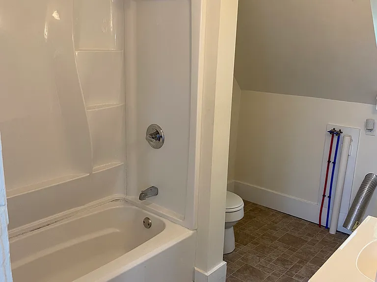 36 Delaware Ave #D — Photo 4