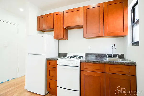 Rented by City Connections Realty | media 29