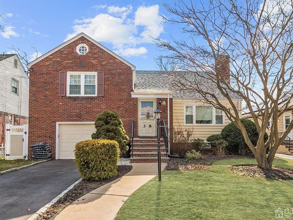 1st image of 36 38 Sanford Pl