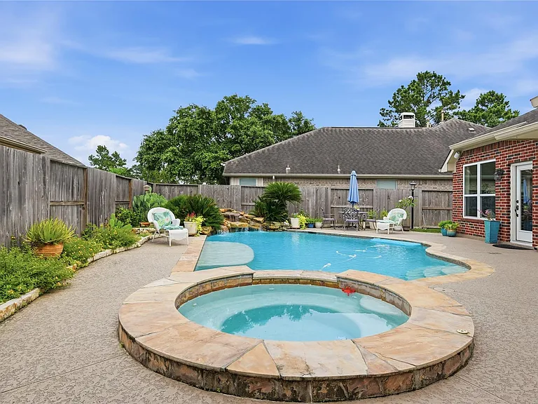 1010 Bringewood Chase Dr — Photo 39
