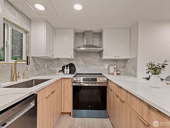 4th image of 15409 Westshore Drive SE