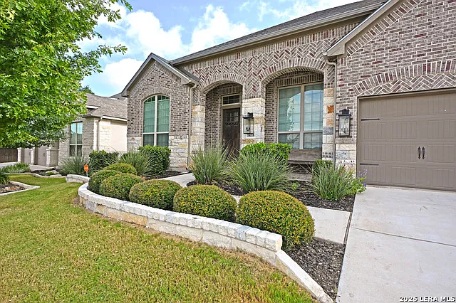 1438 Oaklawn Dr — Photo 3