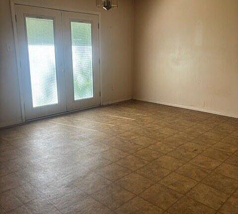 3rd image of 6221 Ball Park Rd