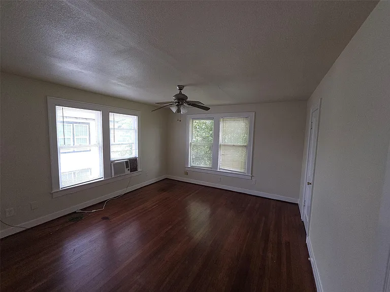 2805 Cleburne St — Photo 10