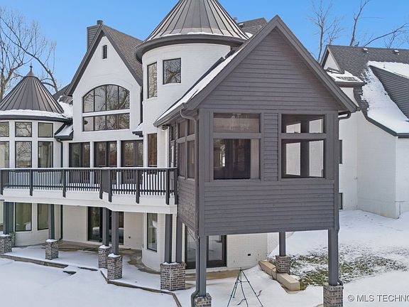 5th image of 22755 Woodridge Dr