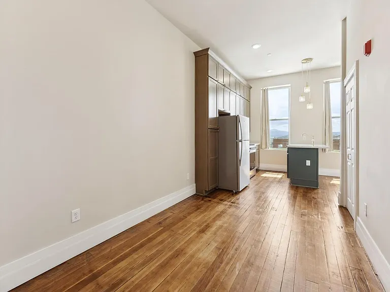 144 W Park St — Photo 13