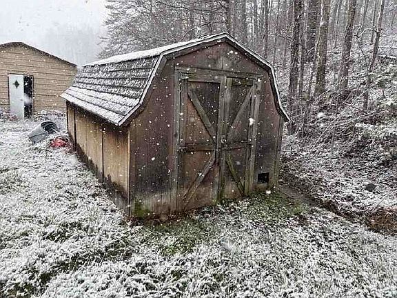 5th image of 575 Strange Rd