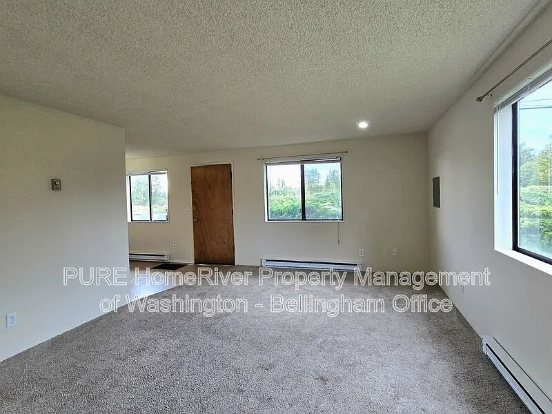 2 bed, 1.0 bath, 800 sqft, $1,485 — Photo 2