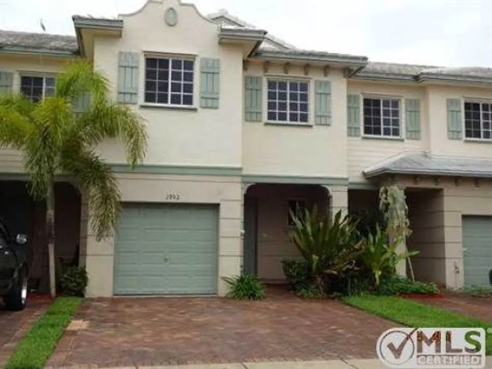 1992 Nassau Dr