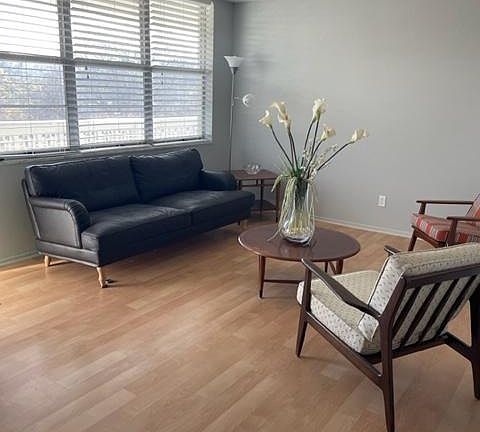 3rd image of 305 4710 Bay St NE