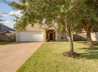 8410 Lauren Dr, College Station, TX 77845
