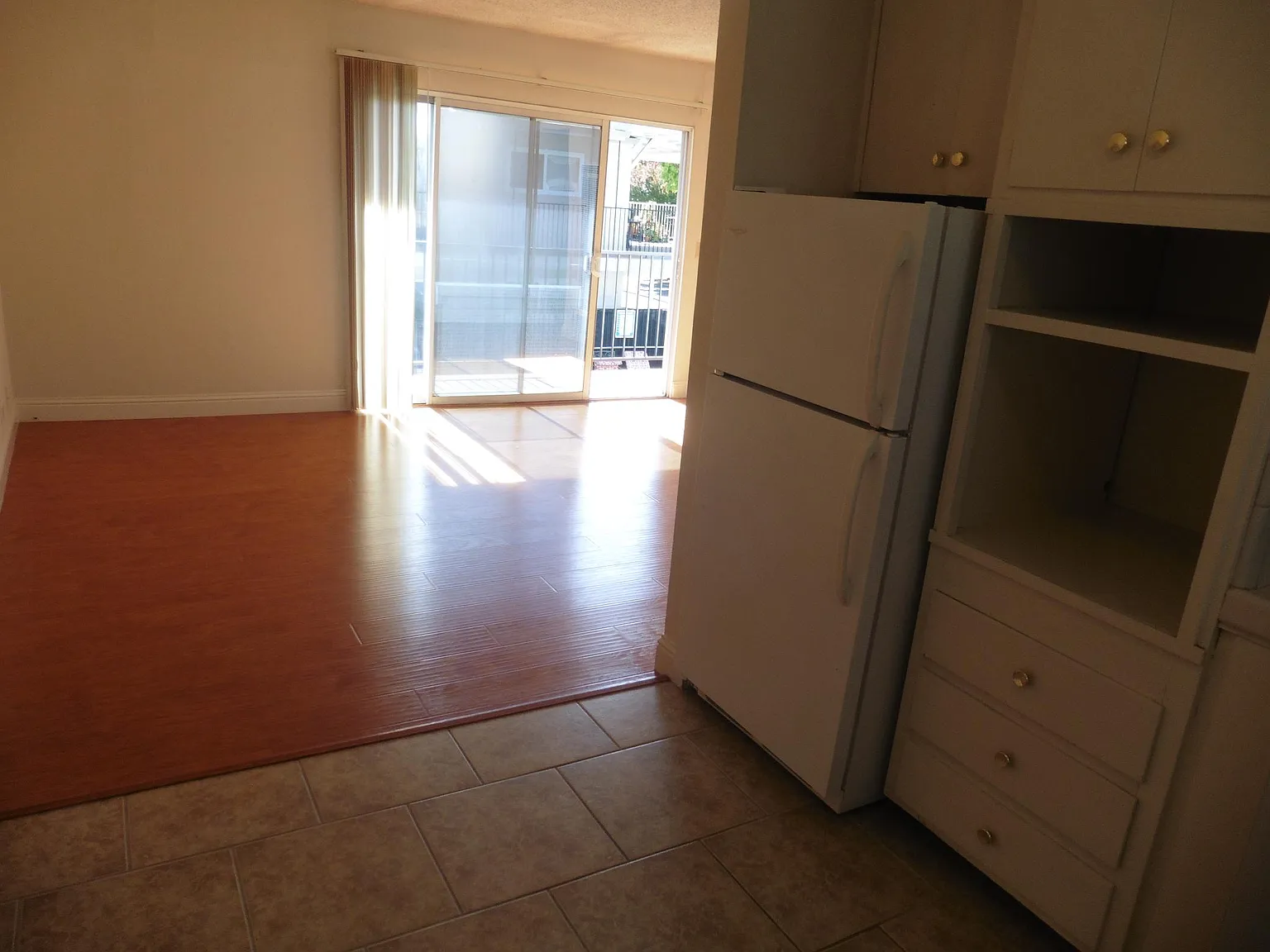 1 bed, 648 sqft, $2,345 — Photo 3