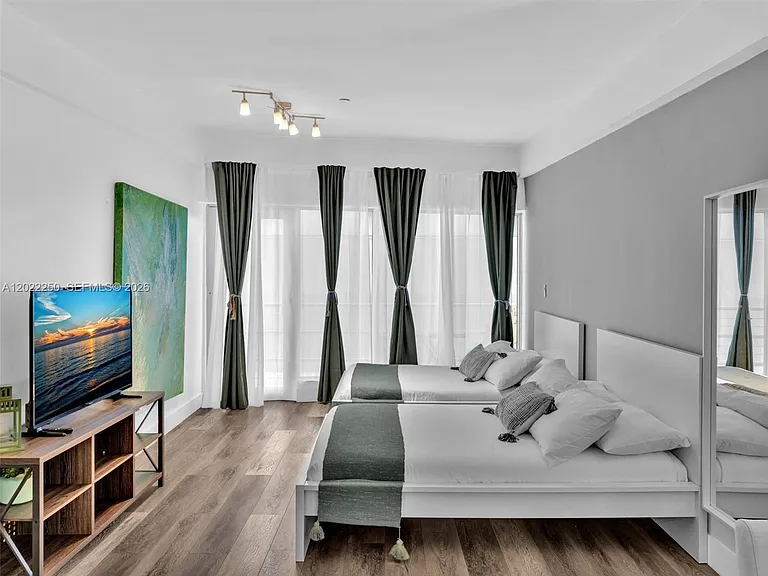 1052 Ocean Dr #C203 — Photo 15