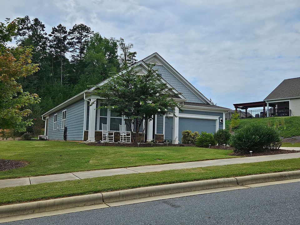 2nd image of 120 Ridgemont Ln