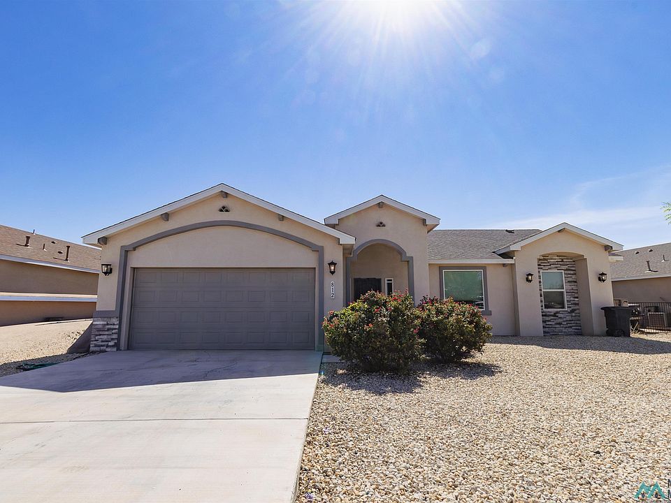 1st image of 812 Cartagena Ct