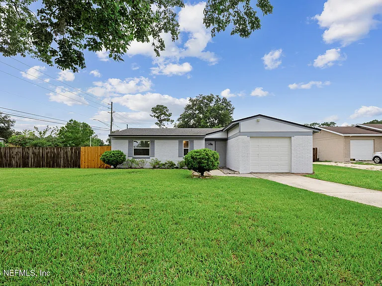 7600 Pheasant Run Dr — Photo 5