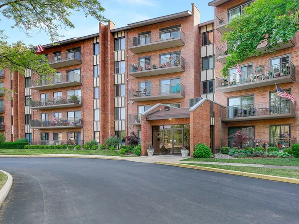 701 Lake Hinsdale Dr APT 109, Willowbrook, IL 60527