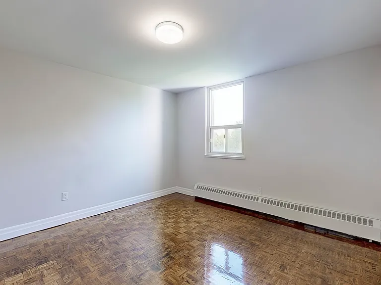 60 Exeter Rd — Photo 12