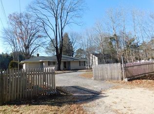 37 Sunset Dr, Hope Valley, RI 02832