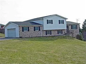 102 Heights St photo 1