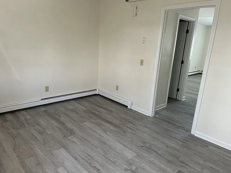 221 Park St — Photo 10